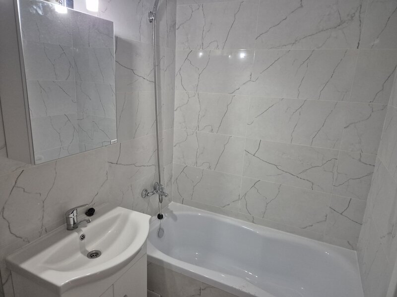 Militari, zona Lidl Uverturii, str. Stupca 25-35, geam tripan Veka, CT